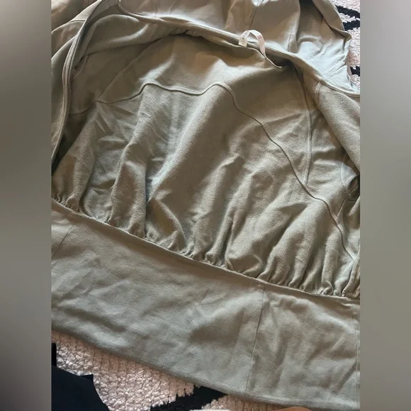 Lululemon hugged waist zip hoodie - Picture 8 of 14